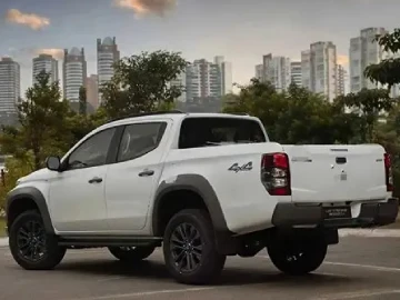 Συναρμολόγηση πίσω φωτιστικού Mitsubishi Triton / L200: Συνήθης ζημιά & αντικ...